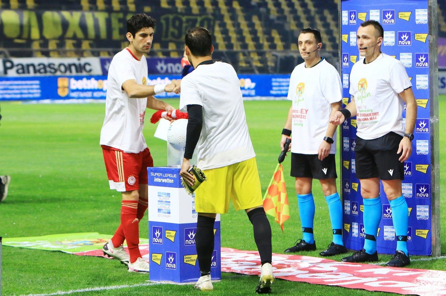 aris-olympiakos-lampsi-1.jpg