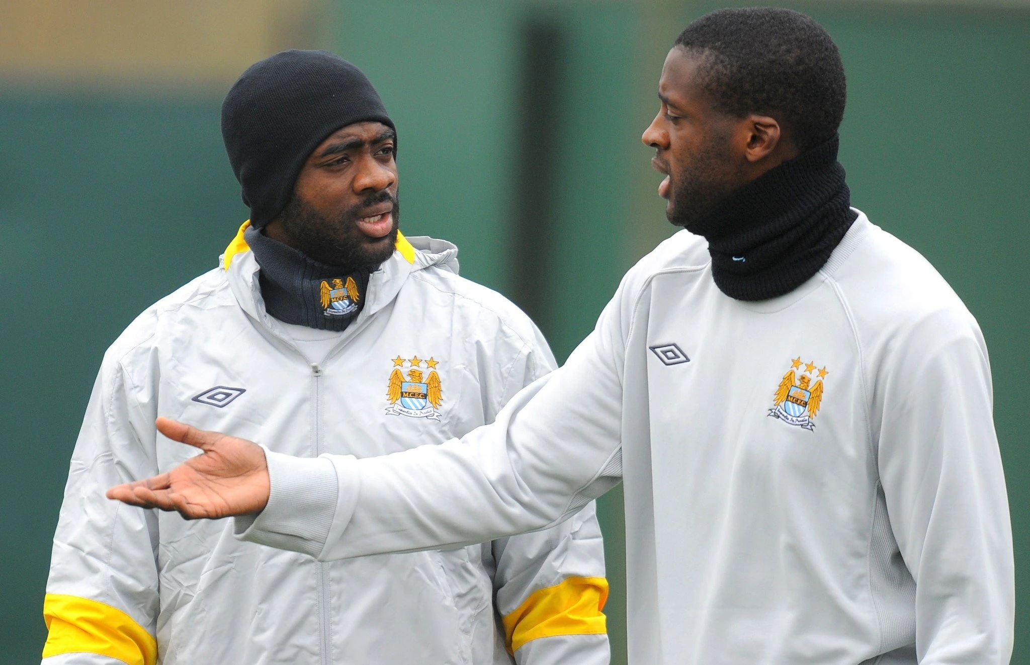 kolo-toure-yaya-toure-manchester-city-1x1g8jni8kzy011zh34uvr6prc.jpg