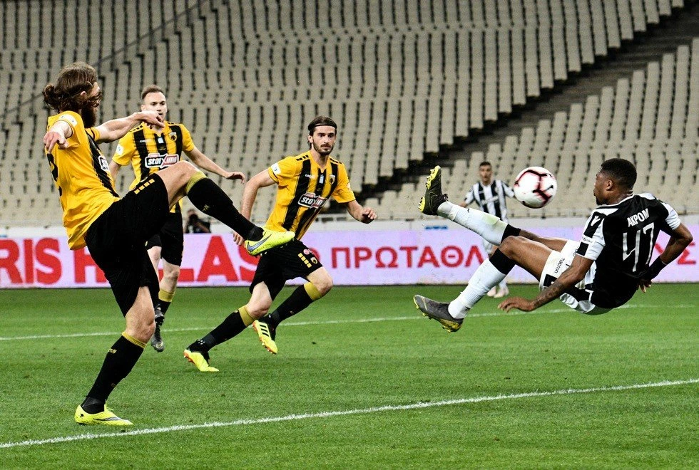 aek-paok-2019-akpom.jpg