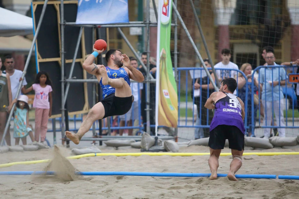 plateia-aristotelous-beach-handball-1.jpg