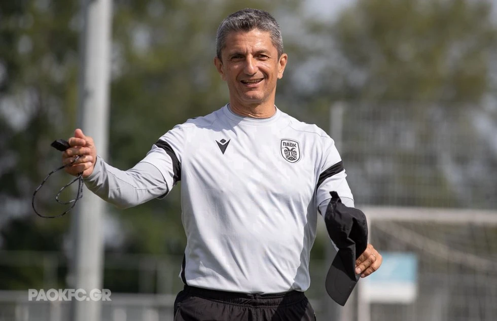 lucescu-holland-1.JPG