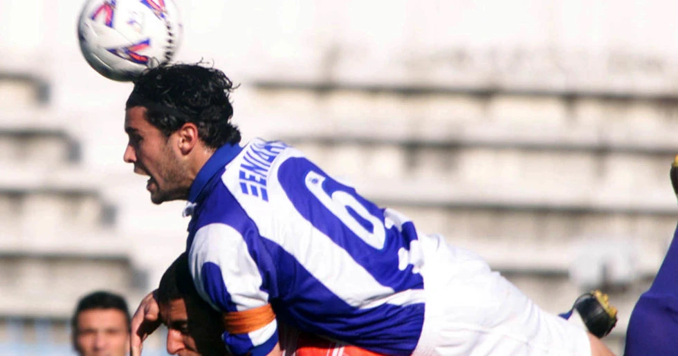 Με το περιβραχιόνιο του αρχηγού