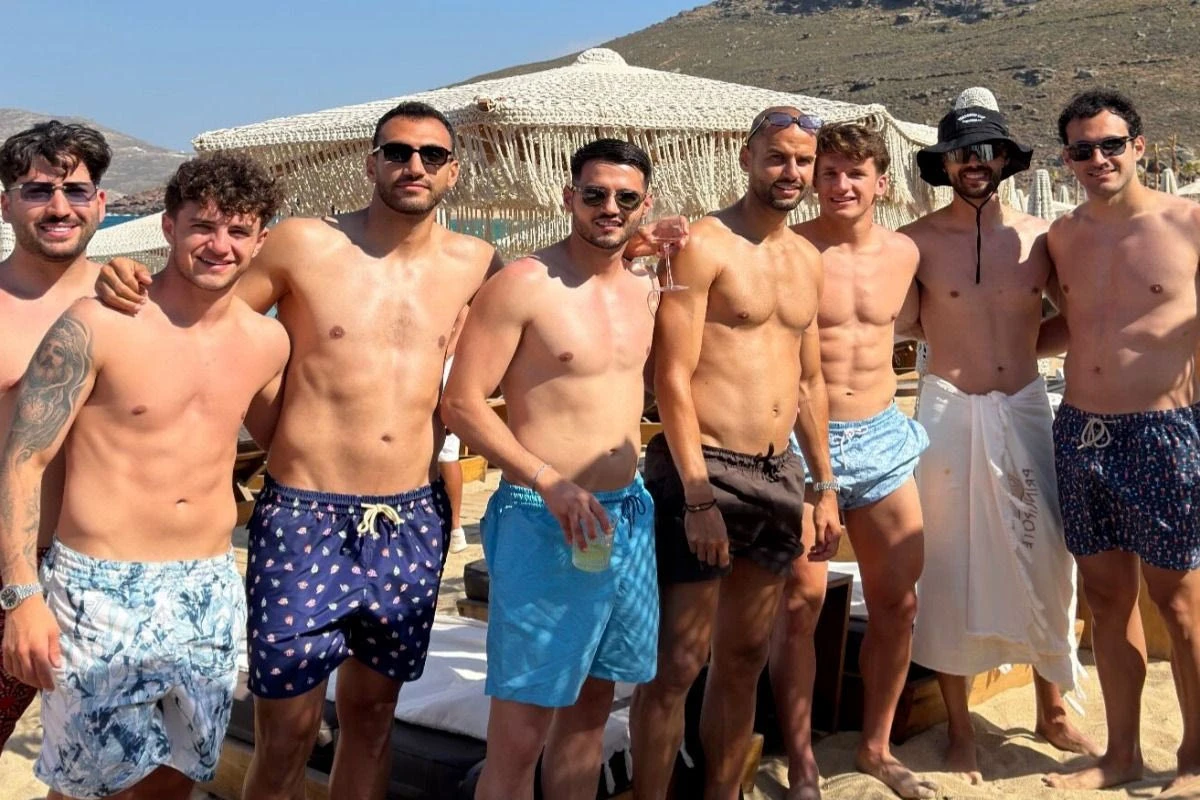 o-pavlidis-ekane-bachelor-sti-mikono.jpg?v=0