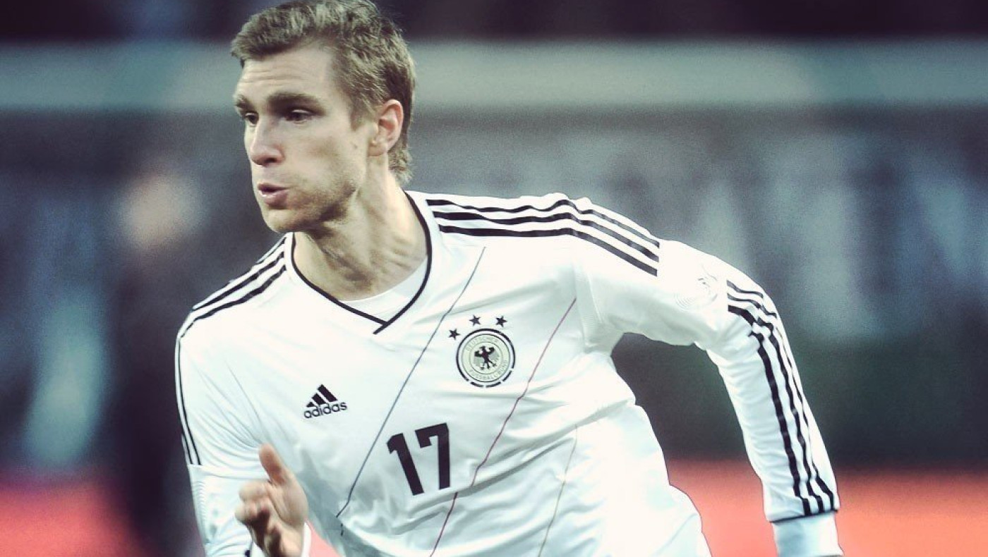 «Κατοσταρίζει» ο Μερτεζάκερ