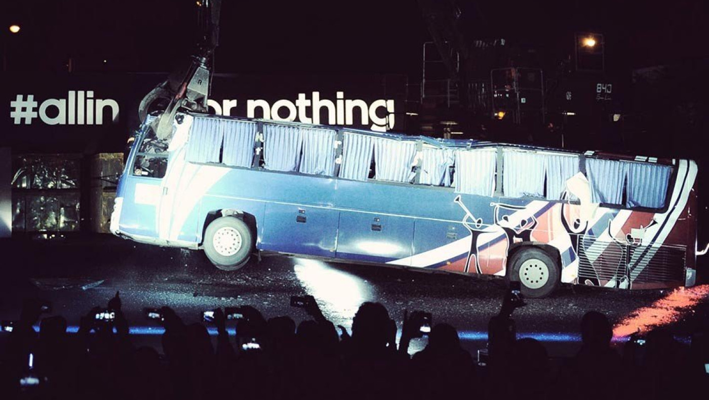 Έσπασαν το πούλμαν της Γαλλίας (video)