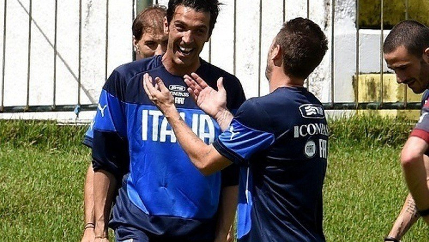 «Βέλη» Κασάνο σε Μπουφόν