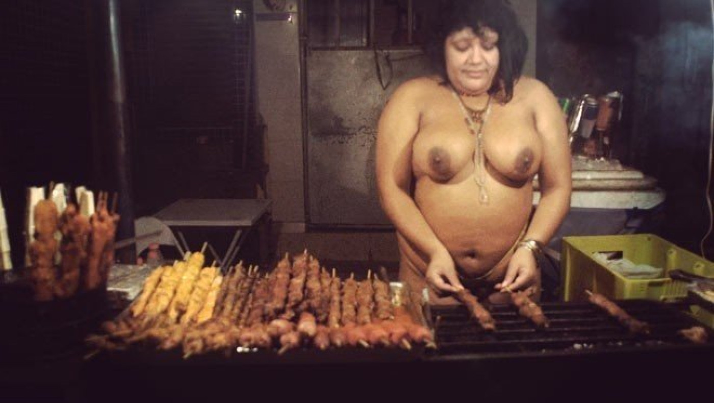 Οι ιερόδουλες παίζουν μπάλα...