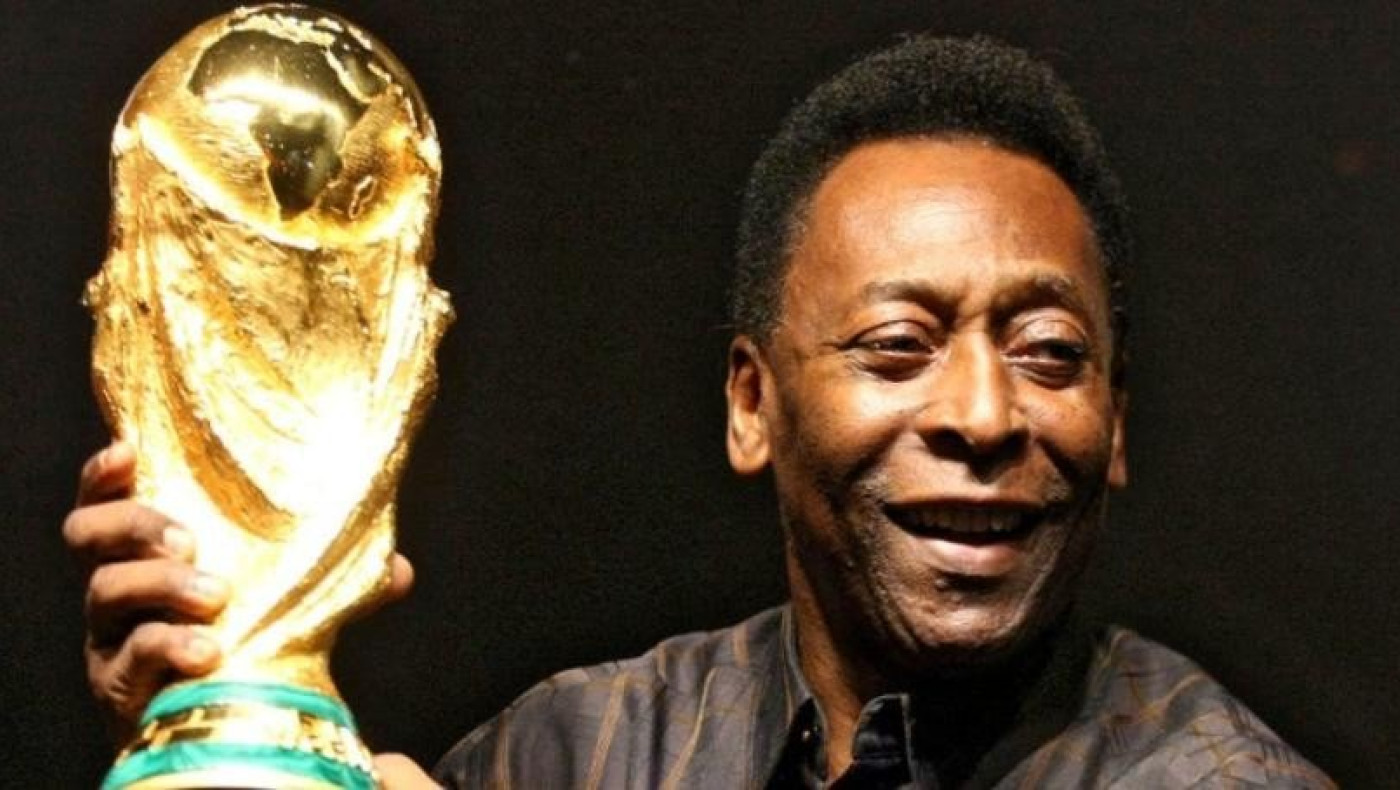 Εγκρίνει την τιμωρία του Σουάρες ο Πελέ