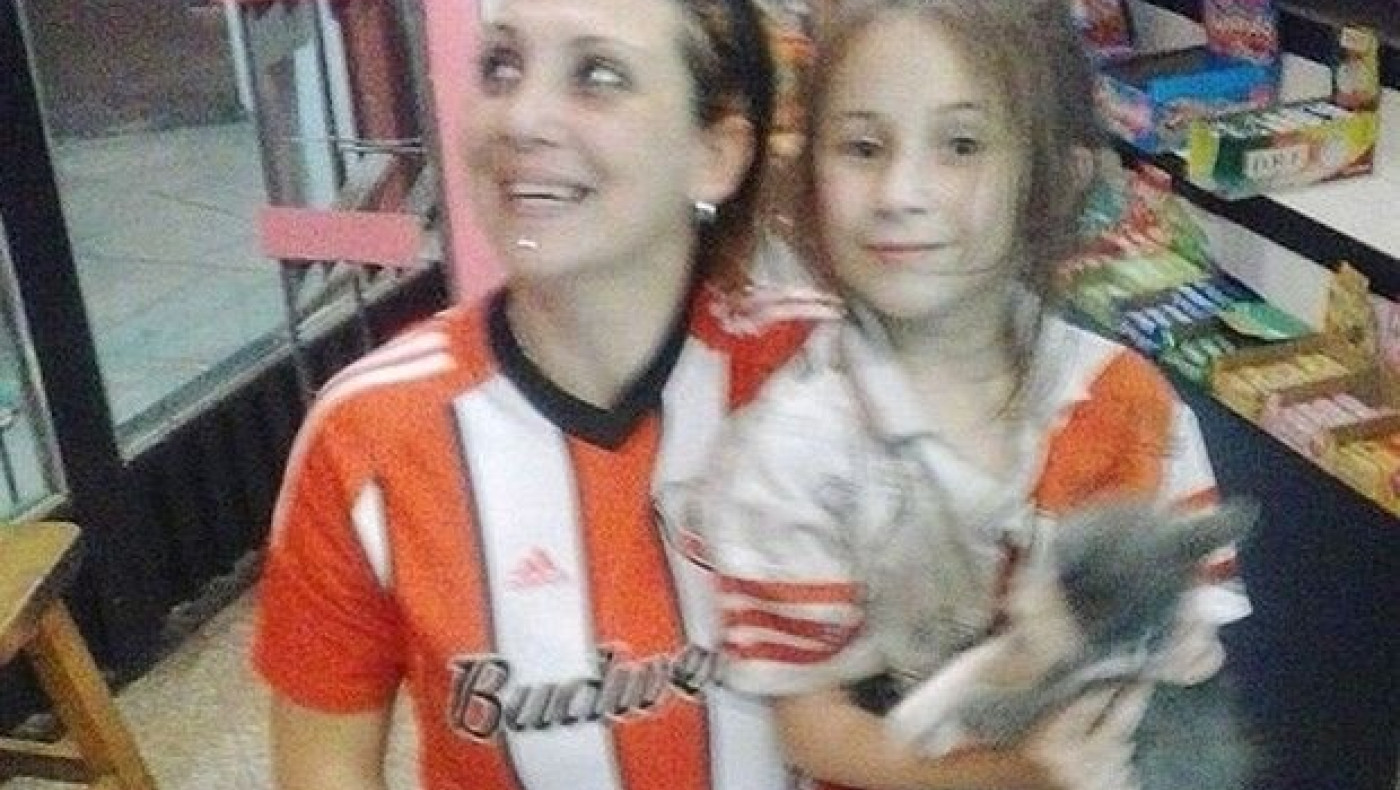 Σοκαριστικός ξυλοδαρμός γυναίκας φιλάθλου της Ρίβερ από οπαδούς της Μπόκα (pics)