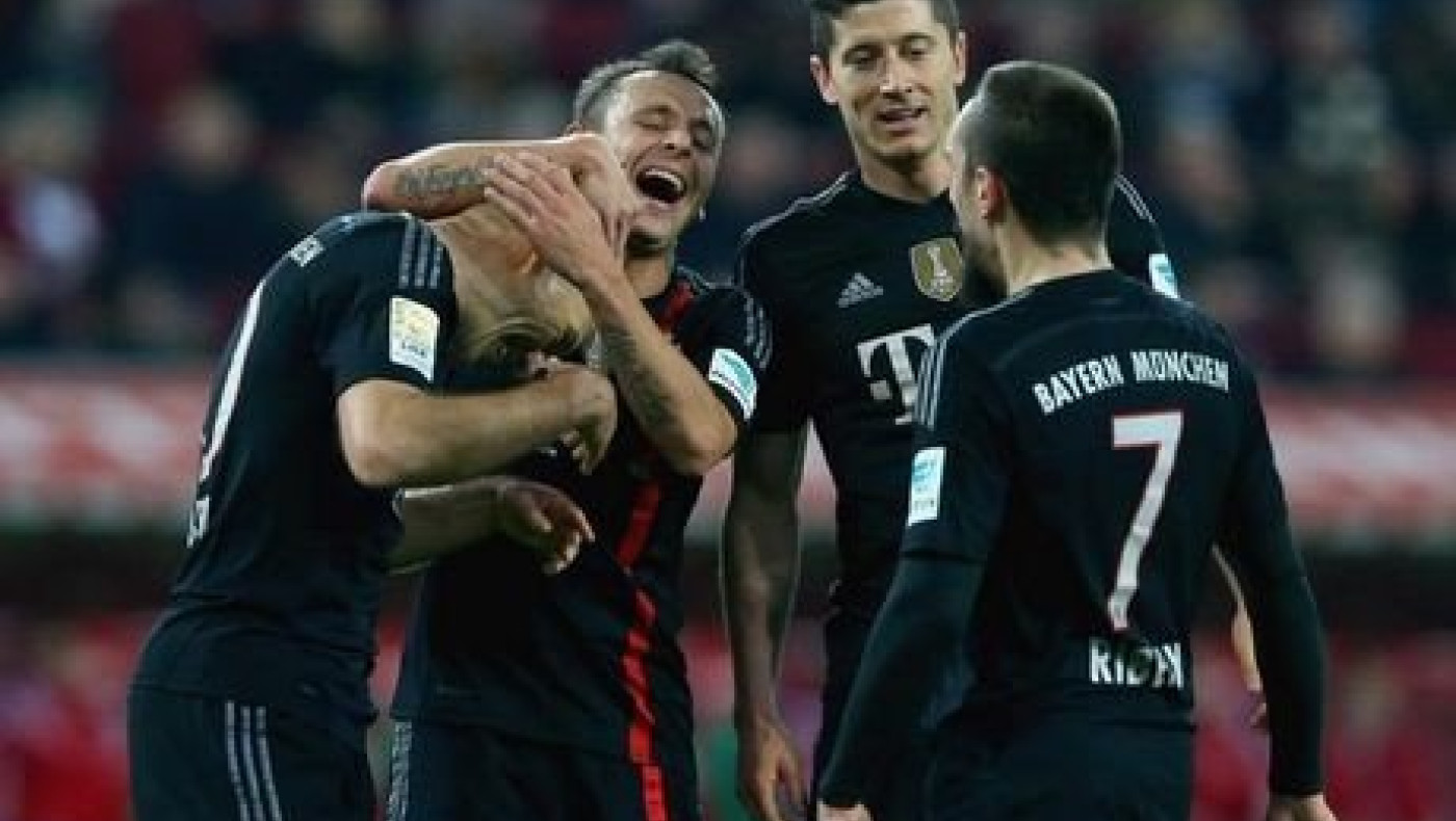 Πάτησε γκάζι στο δεύτερο μέρος η Μπάγερν - Ένατη ήττα στη σεζόν για Ντόρτμουντ