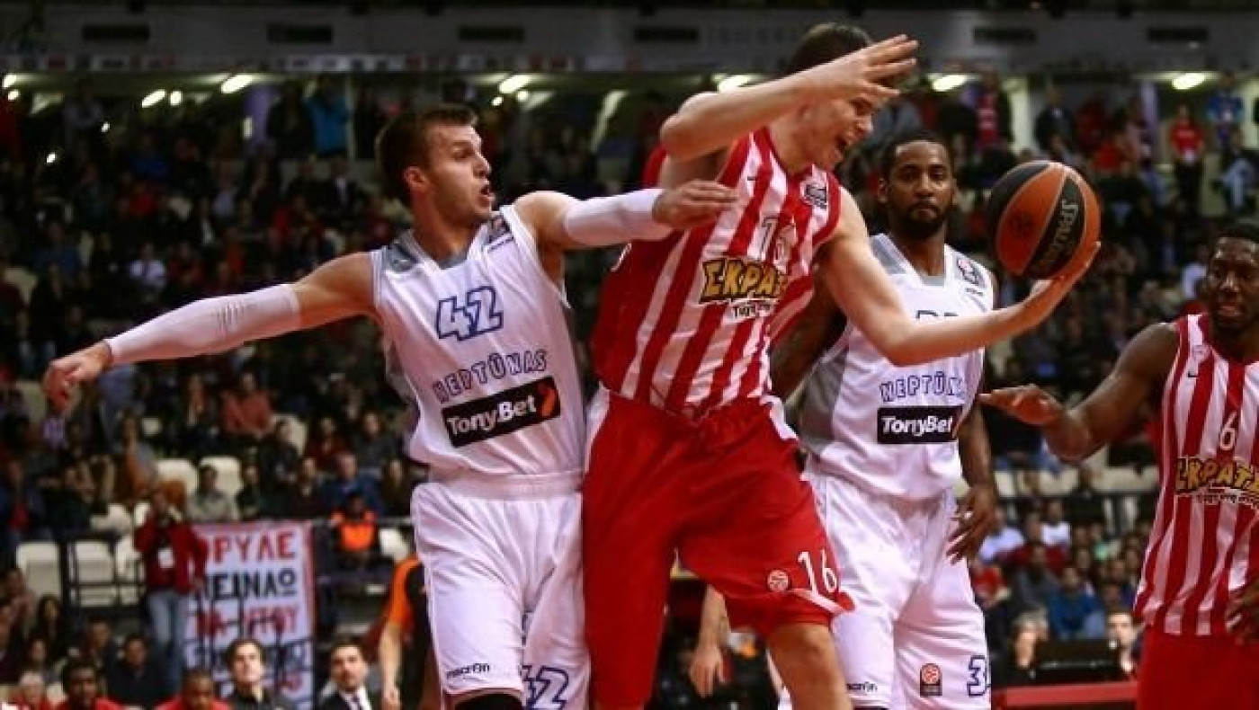 Νίκη πρωτιάς για τον Ολυμπιακό