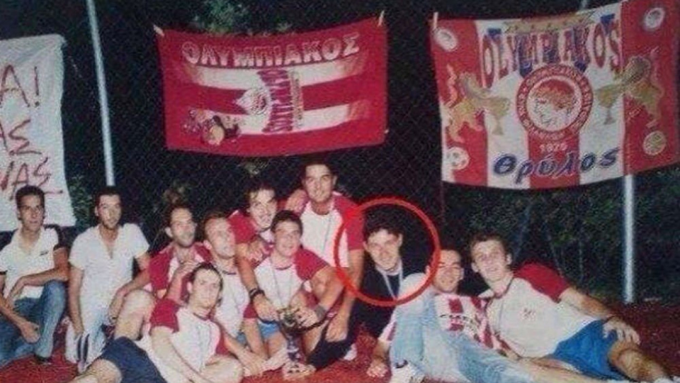 Ο Αρετόπουλος στα... «ερυθρόλευκα»