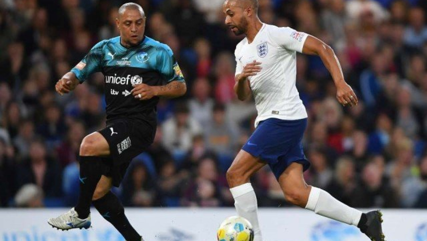 Η μαγική πάσα του Ρομπέρτο Κάρλος                 στα 46! (vid)