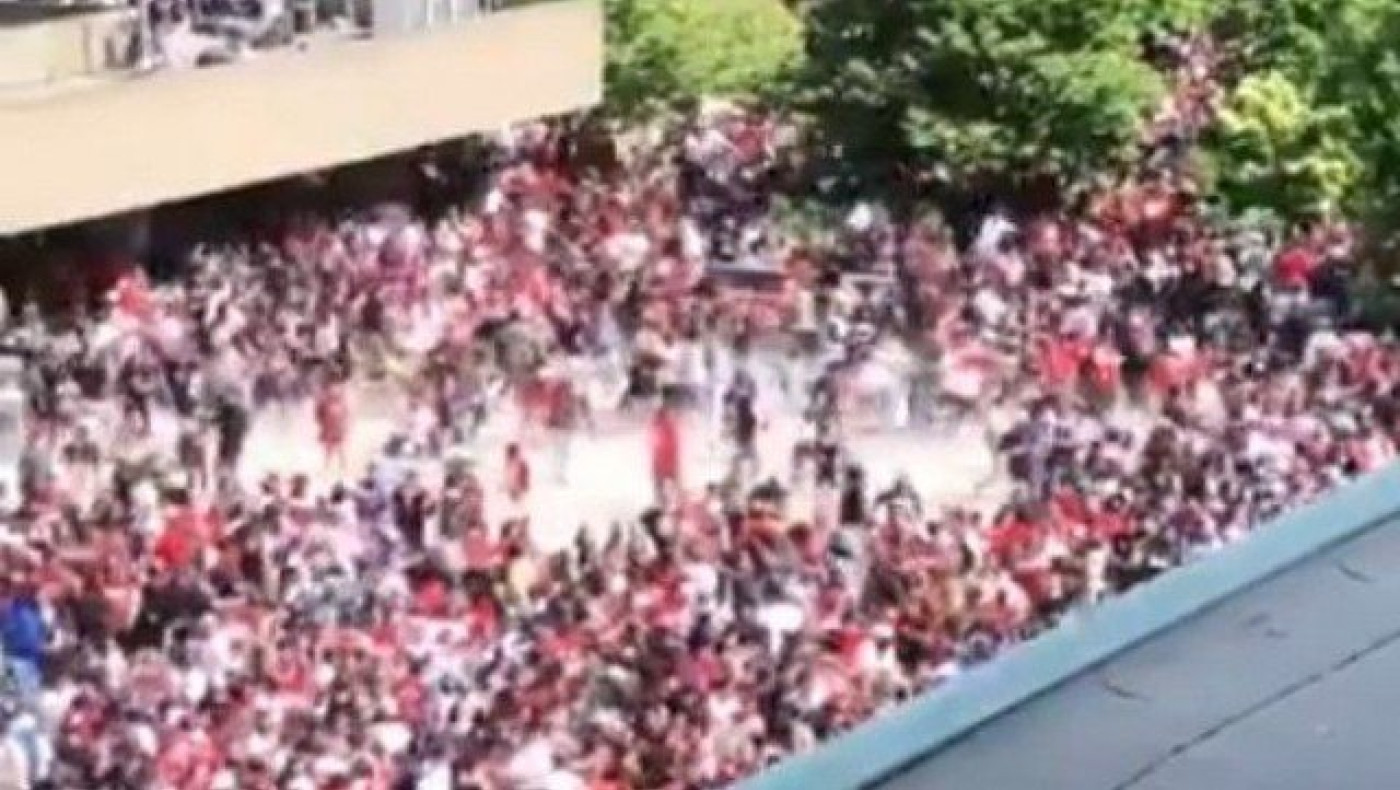 ΕΚΤΑΚΤΟ: Πυροβολισμοί και πανικός  στην παρέλαση των Ράπτορς (vid)