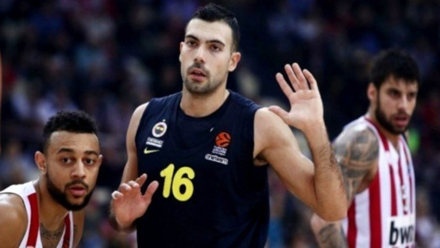 Το προκλητικό ποστάρισμα του Χριστόγλου για τον Κώστα Σλούκα! (ΦΩΤΟ)