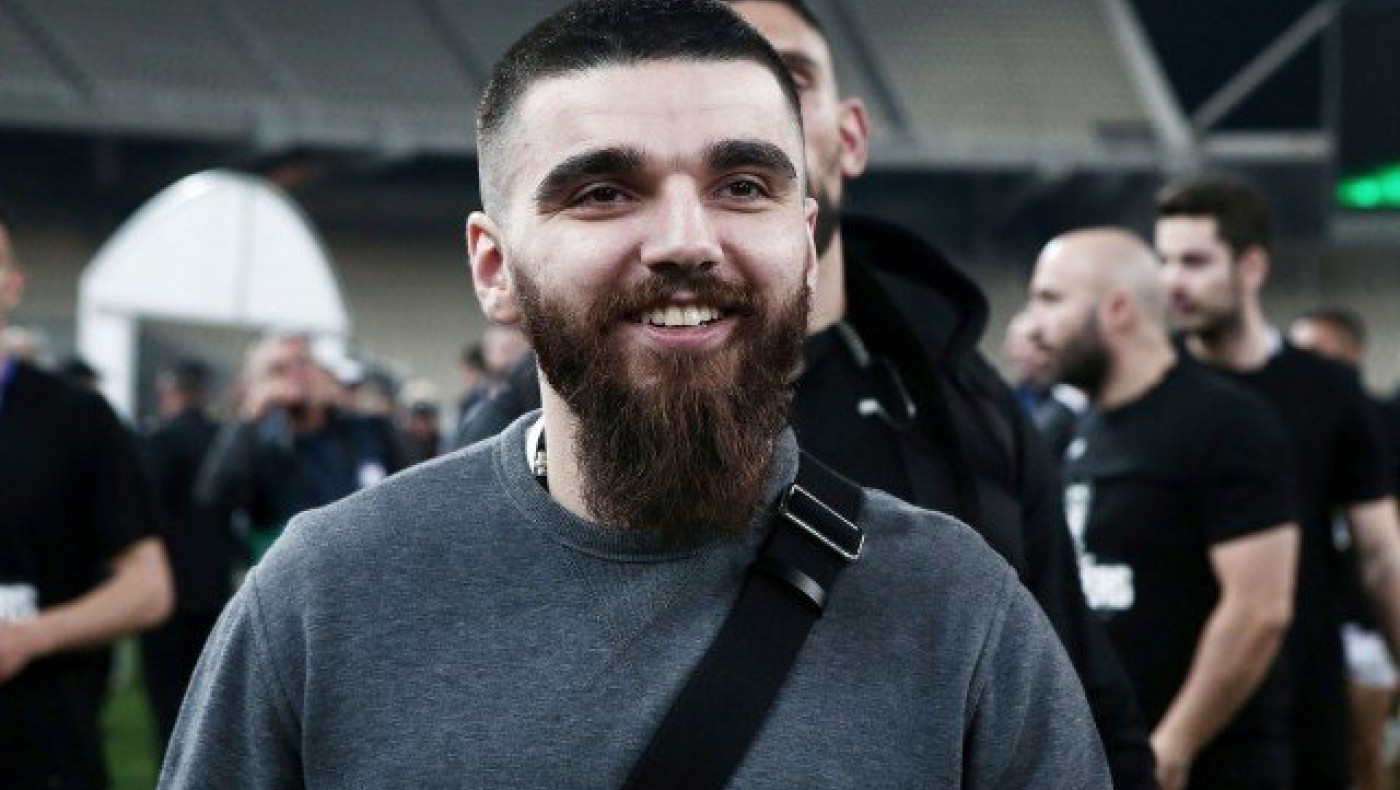 Τα σπάει με Καρρά              ο Γιώργος Σαββίδης  (pic)