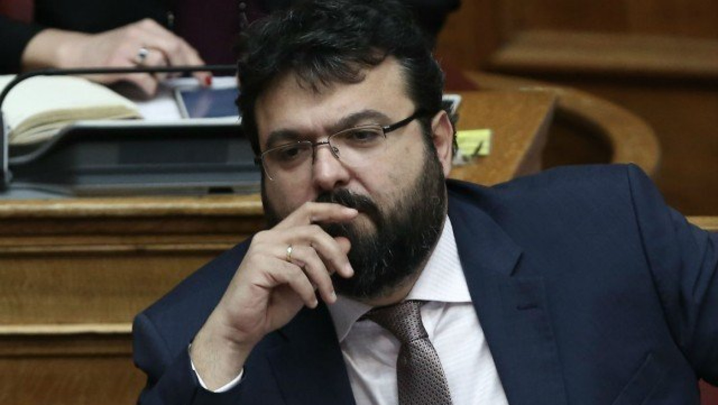 Κρατά σε ομηρία τις ομάδες των επαγγελματικών Πρωταθλημάτων