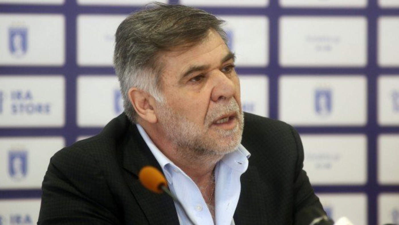 Της κακομοίρας:        Ο Τομ δεν μίλησε, έβγαλε επικήδειο!