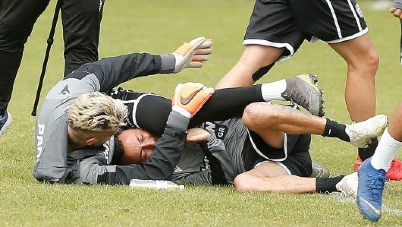 Πασχαλάκης - Κάτσε ξεφαντώνουν και ο Φερέιρα χειροκροτεί (vids)