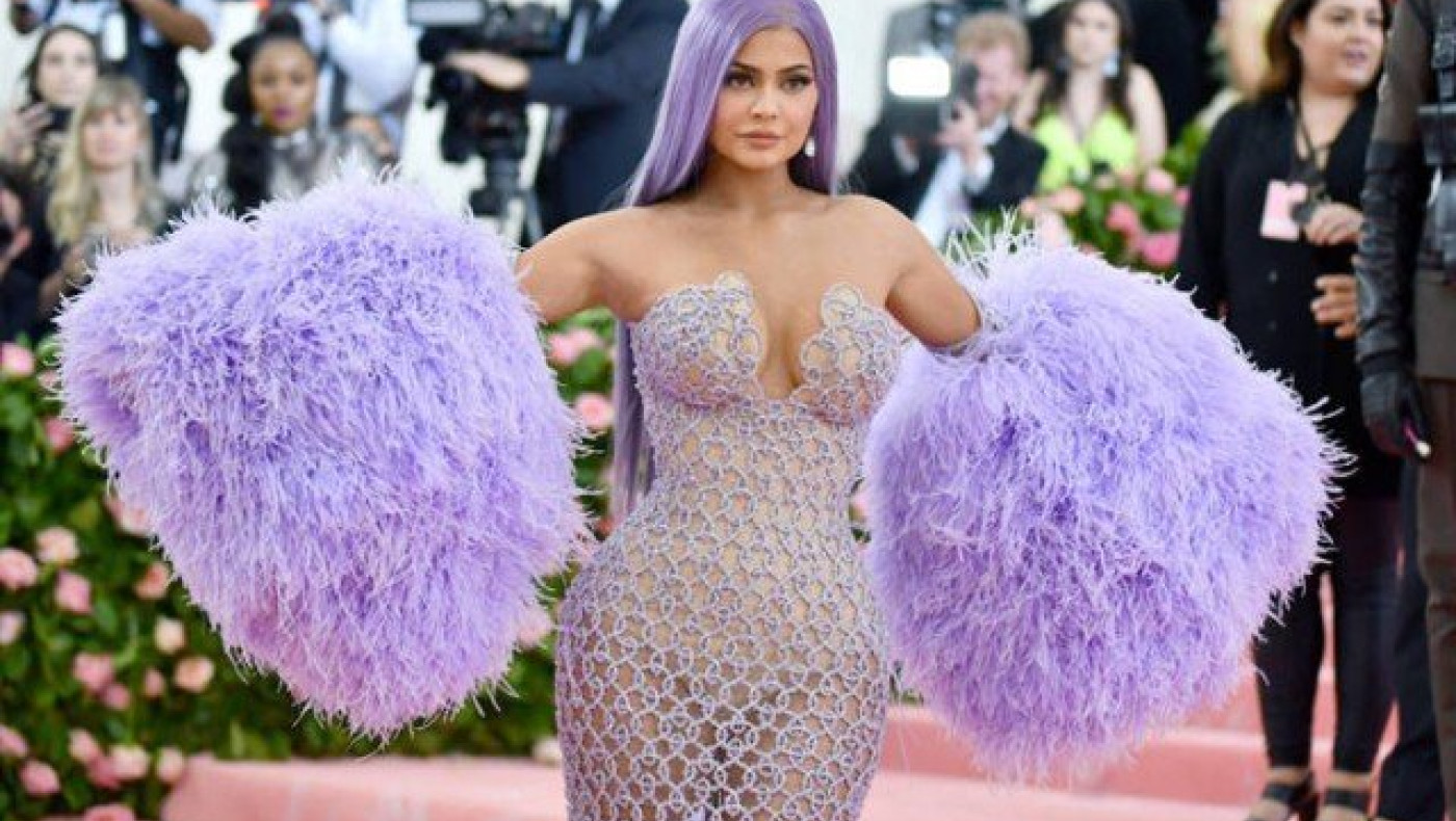 Η Κάιλι Τζένερ έριξε               το διαδίκτυο! (ΦΩΤΟ)