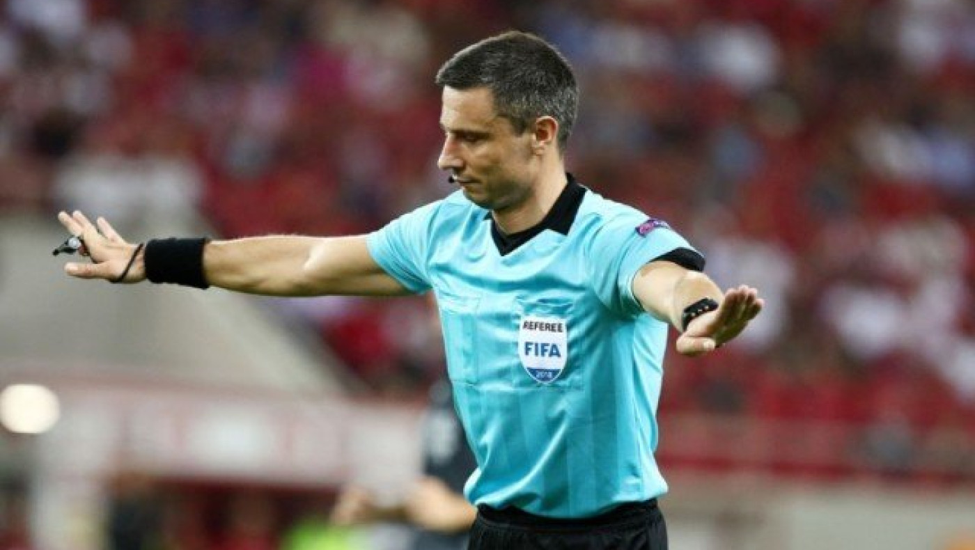 Αυτός σφυρίζει το                                        ΠΑΟΚ - Άγιαξ