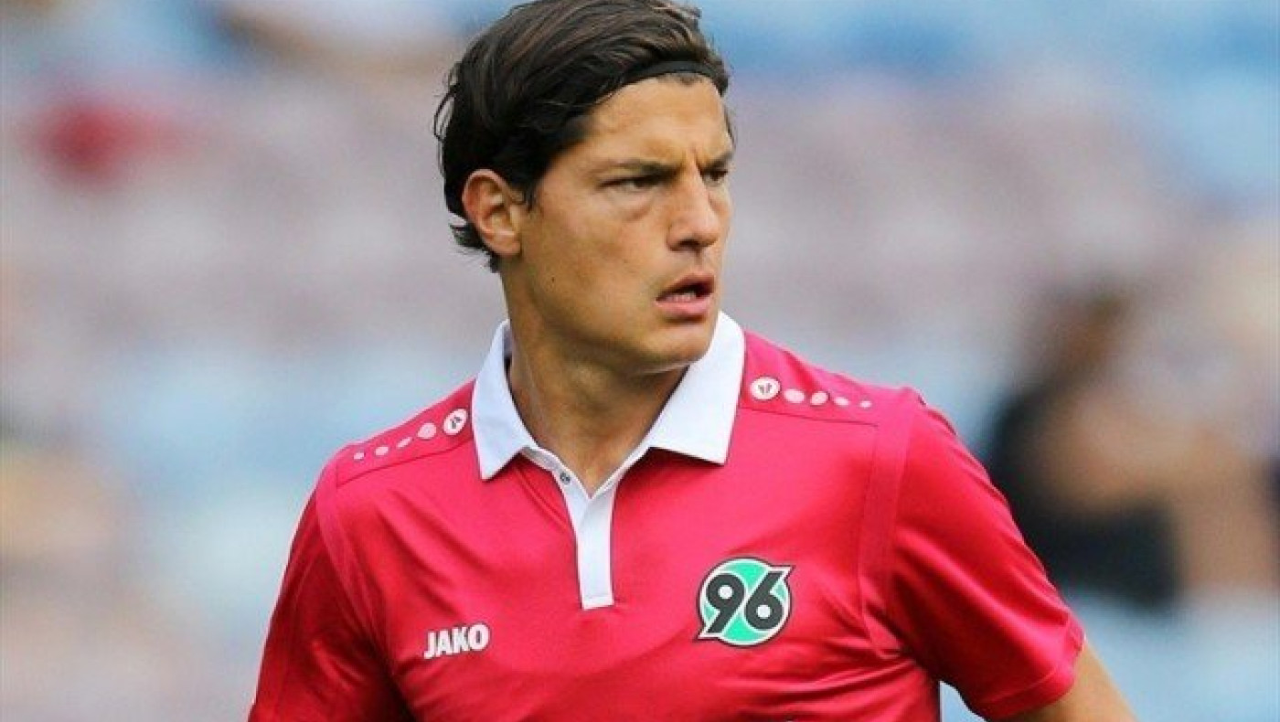 Μπλεγμένος σε ερωτικό σκάνδαλο με 14χρονη στο παρελθόν ο Αλμπορνός