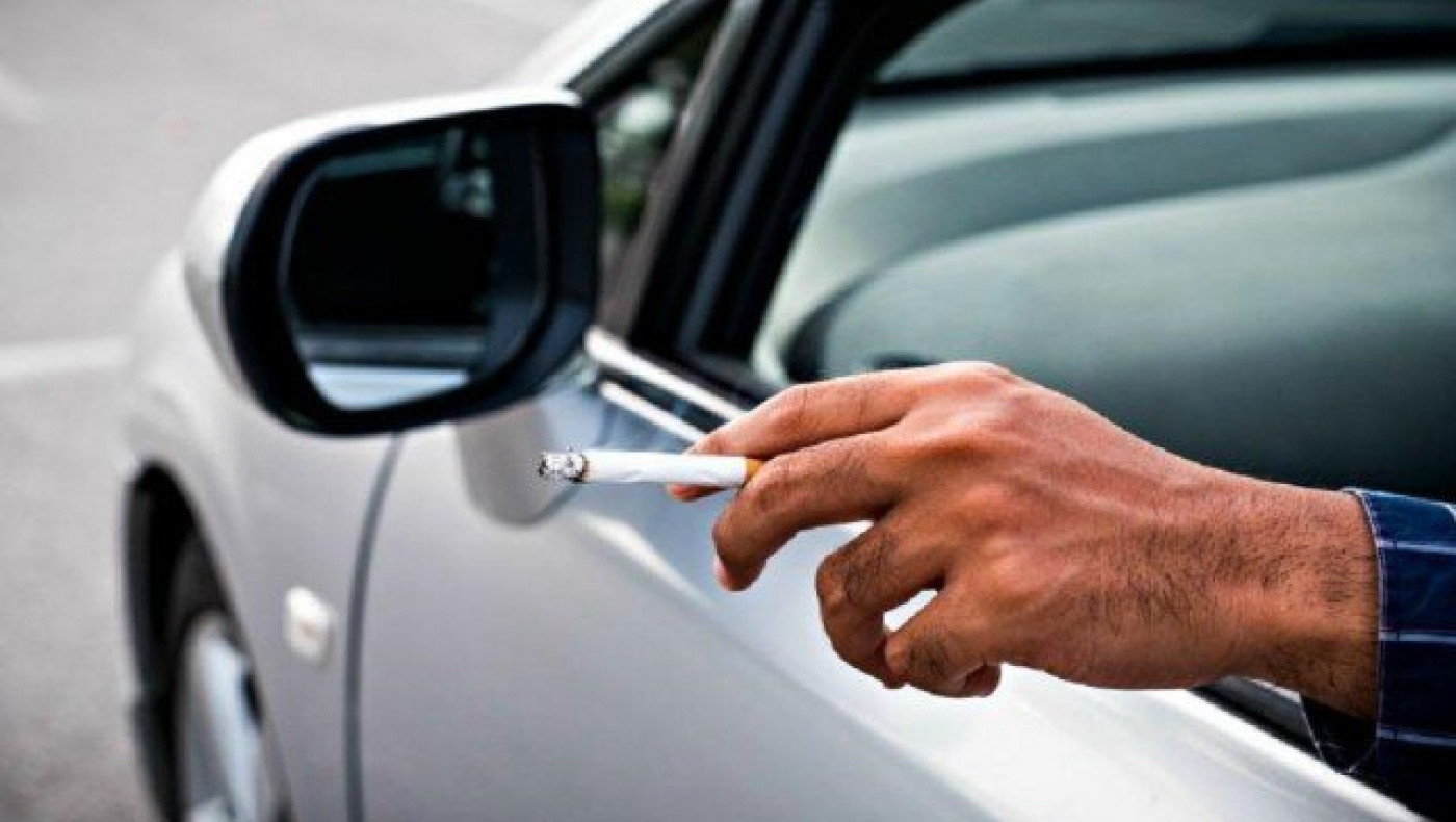 Τσουχτερά πρόστιμα & αφαίρεση διπλώματος σε όσους καπνίζουν σε οχήματα