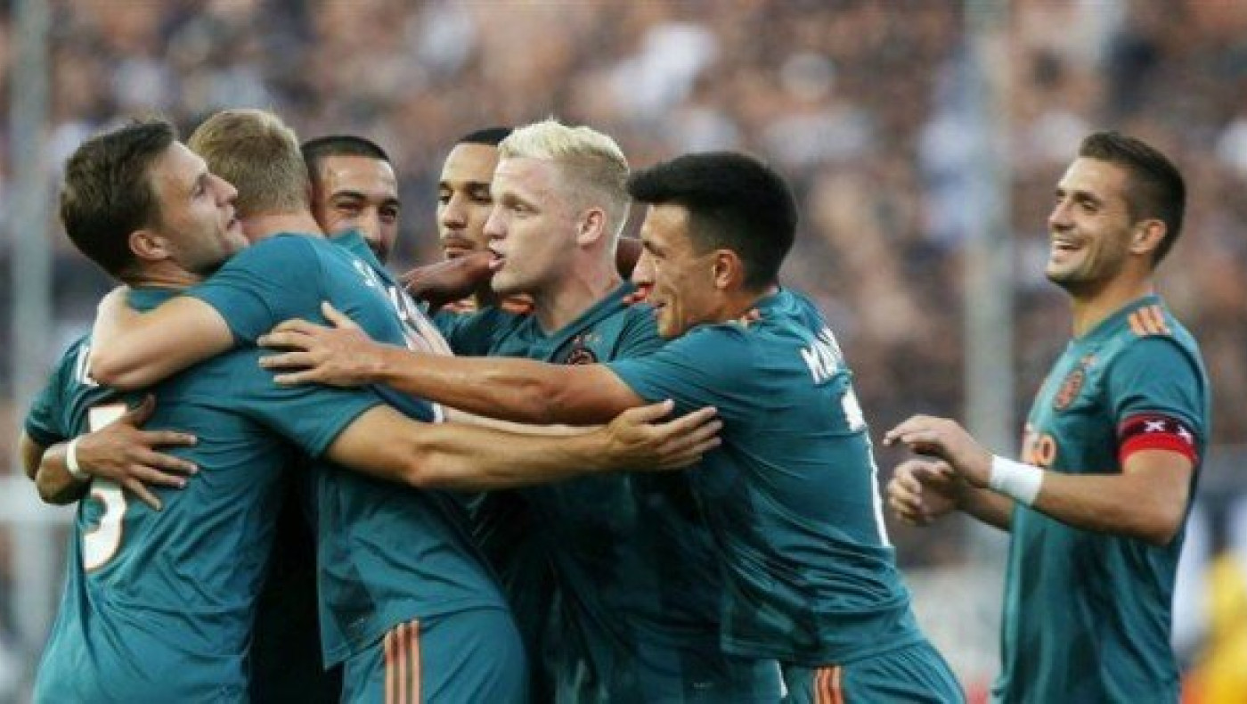 «Καμπανάκι» Φαν Ντε Μπέεκ: «Ξαφνικά ανοίξαμε σαν τυρί μετά το γκολ»