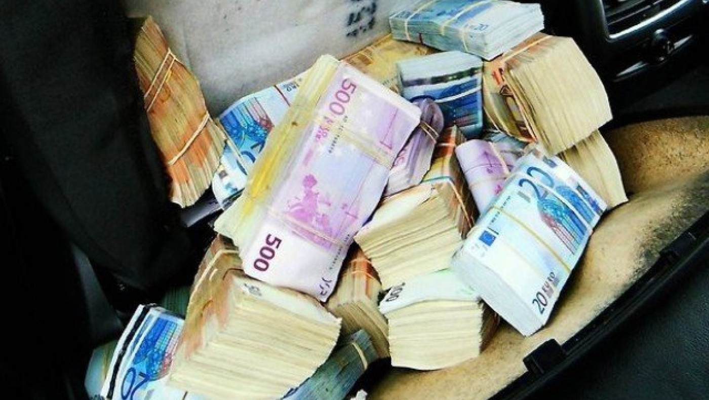 Χαριλάου: 24χρονος άρπαξε τσάντα με 20.000 ευρώ από αυτοκίνητο