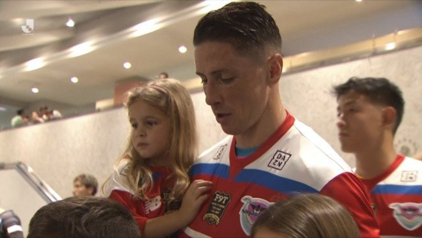 Προκαλεί συγκίνηση ο Φερνάντο Τόρες στην τελευταία του «παράσταση»