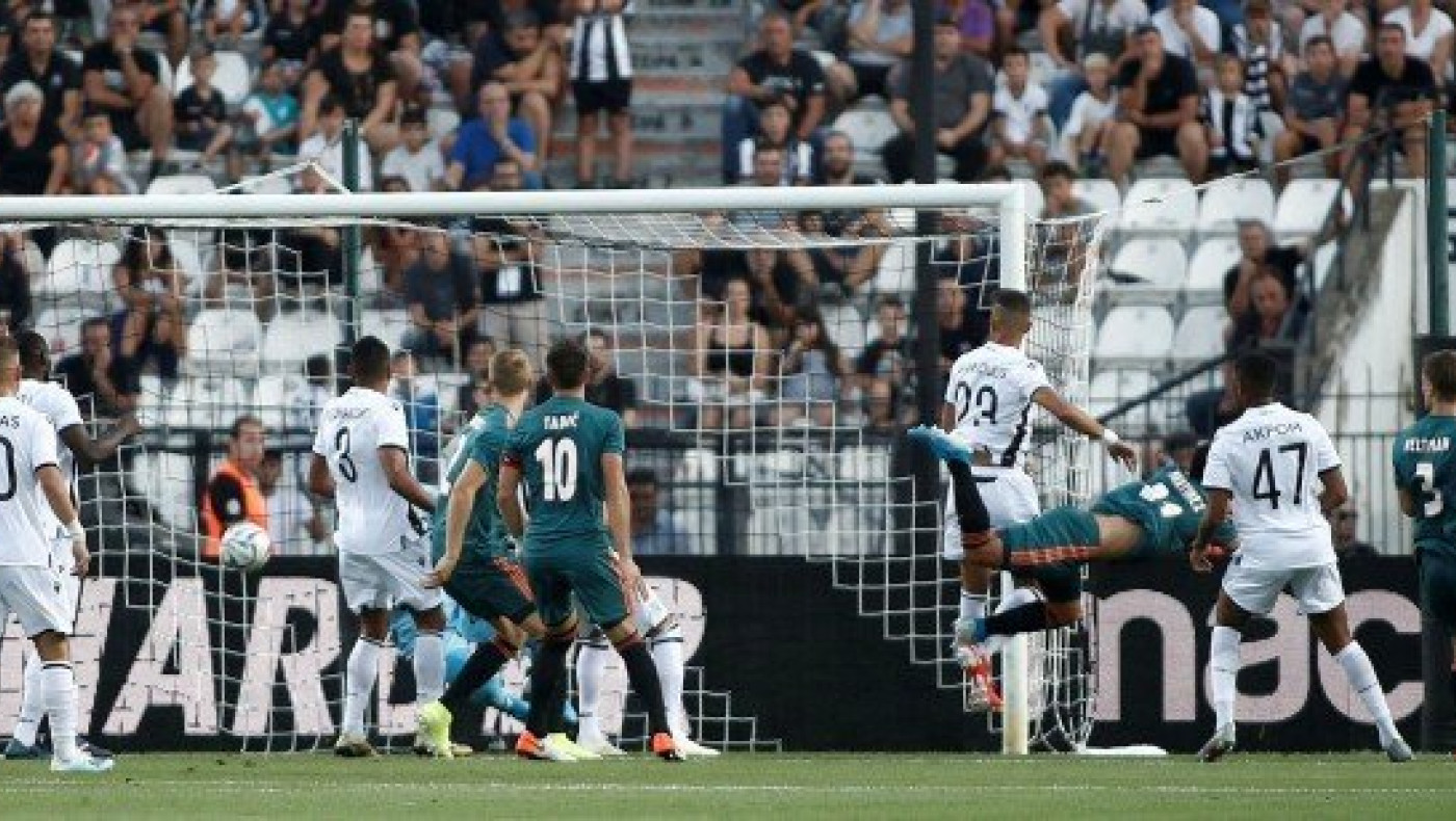 To VAR «μίλησε» στο Αγιαξ-ΑΠΟΕΛ! Τι θα γινόταν αν υπήρχε με τον ΠΑΟΚ;