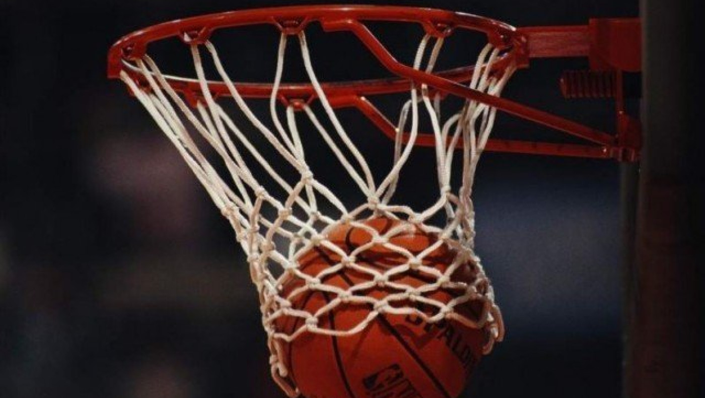 Τραγωδία στη Σάμο! Κατέρρευσε 19χρονος ενώ έπαιζε μπάσκετ