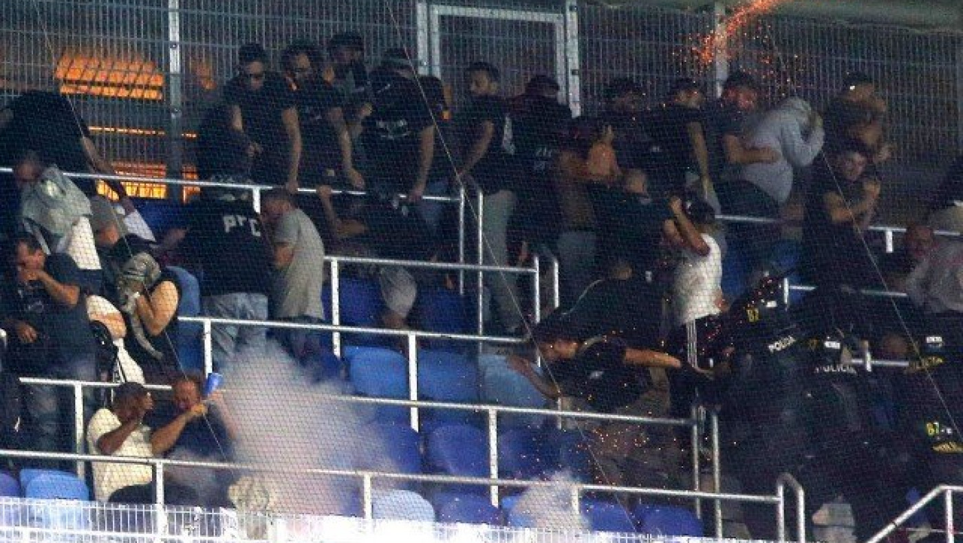 Αποκαλυπτικό βίντεο: Τα επεισόδια στην κερκίδα των οπαδών του ΠΑΟΚ