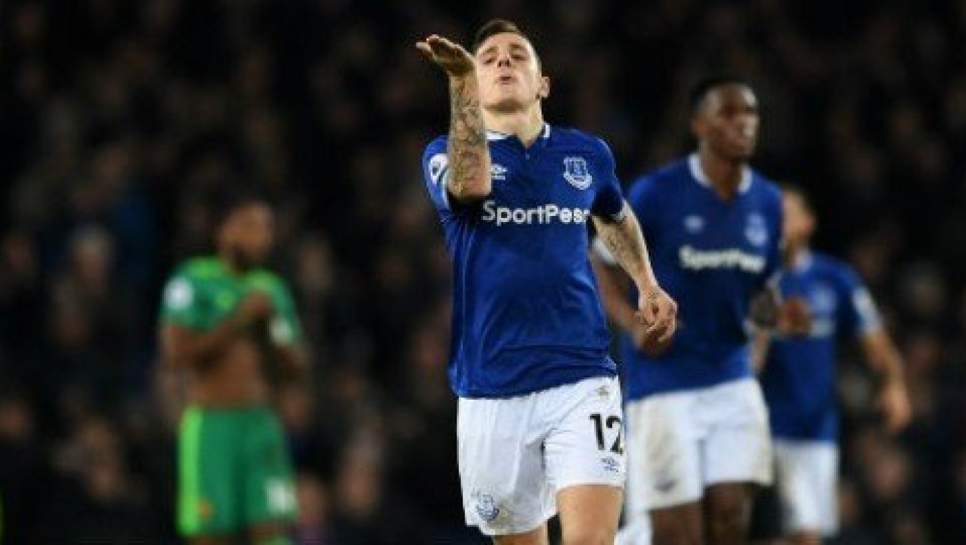 Στον άσο η Ουράλ,                   στο Χ η Χάβρη, στο Χ η Παλμέιρας  