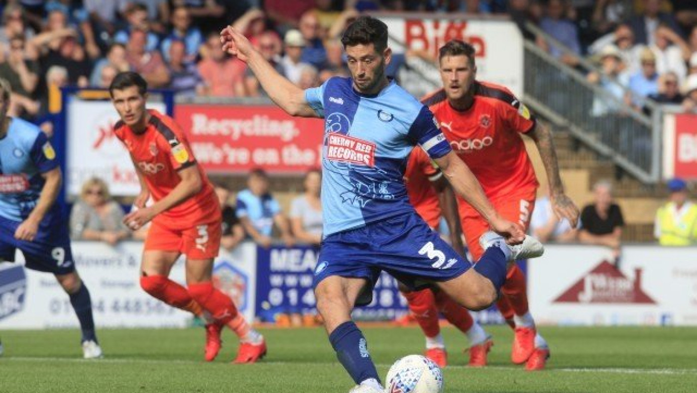 ΑΠΙΣΤΕΥΤΟ χατ-τρικ στη με 2 γκολ από κόρνερ στη League One της Αγγλίας