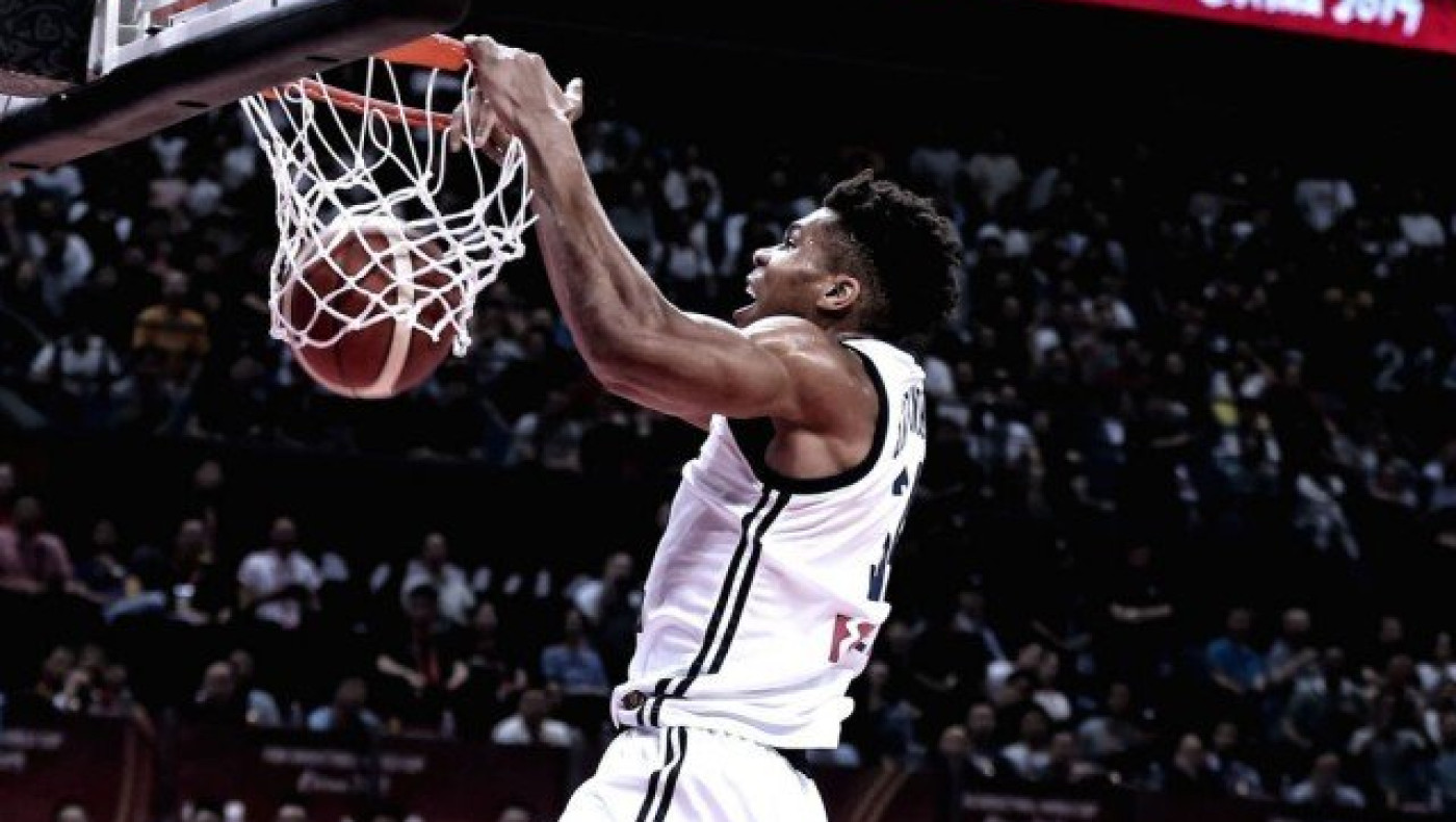 Μουντομπάσκετ: Τάπες και καρφώματα Αντετοκούνμπο-Παπαγιάννη! (vids)