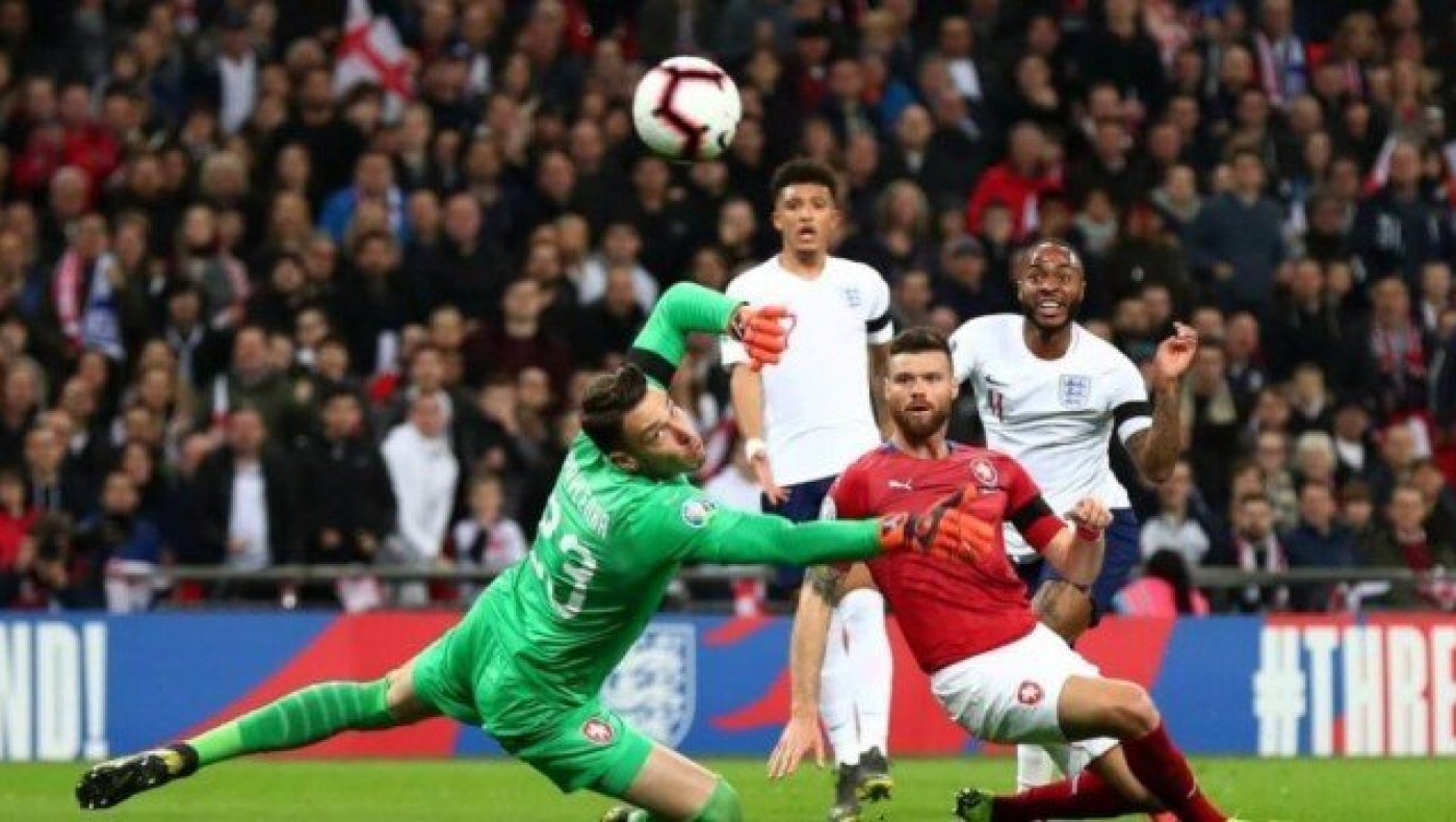 Στο Χ η Τσεχία, στο Χ η Πορτογαλία,            στον άσο η Γκουαρανί…  