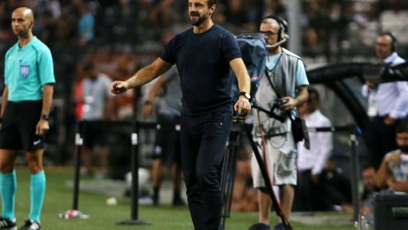 Αν φταίει το             VAR, γιατί απολύθηκε ο Μάντζιος;