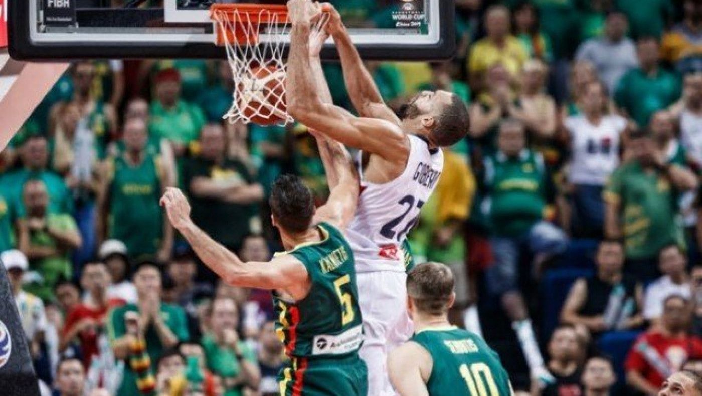 Στους «8» δια χειρός Ντε Κολό η                                 Γαλλία