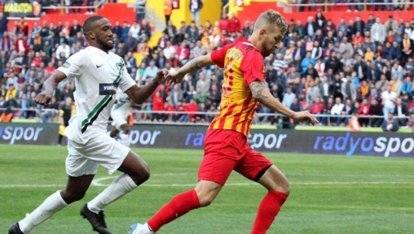 Σκόραρε πάλι ο Ενρίκε, δεν έφτασε στην Καϊσέρισπορ! (vid)