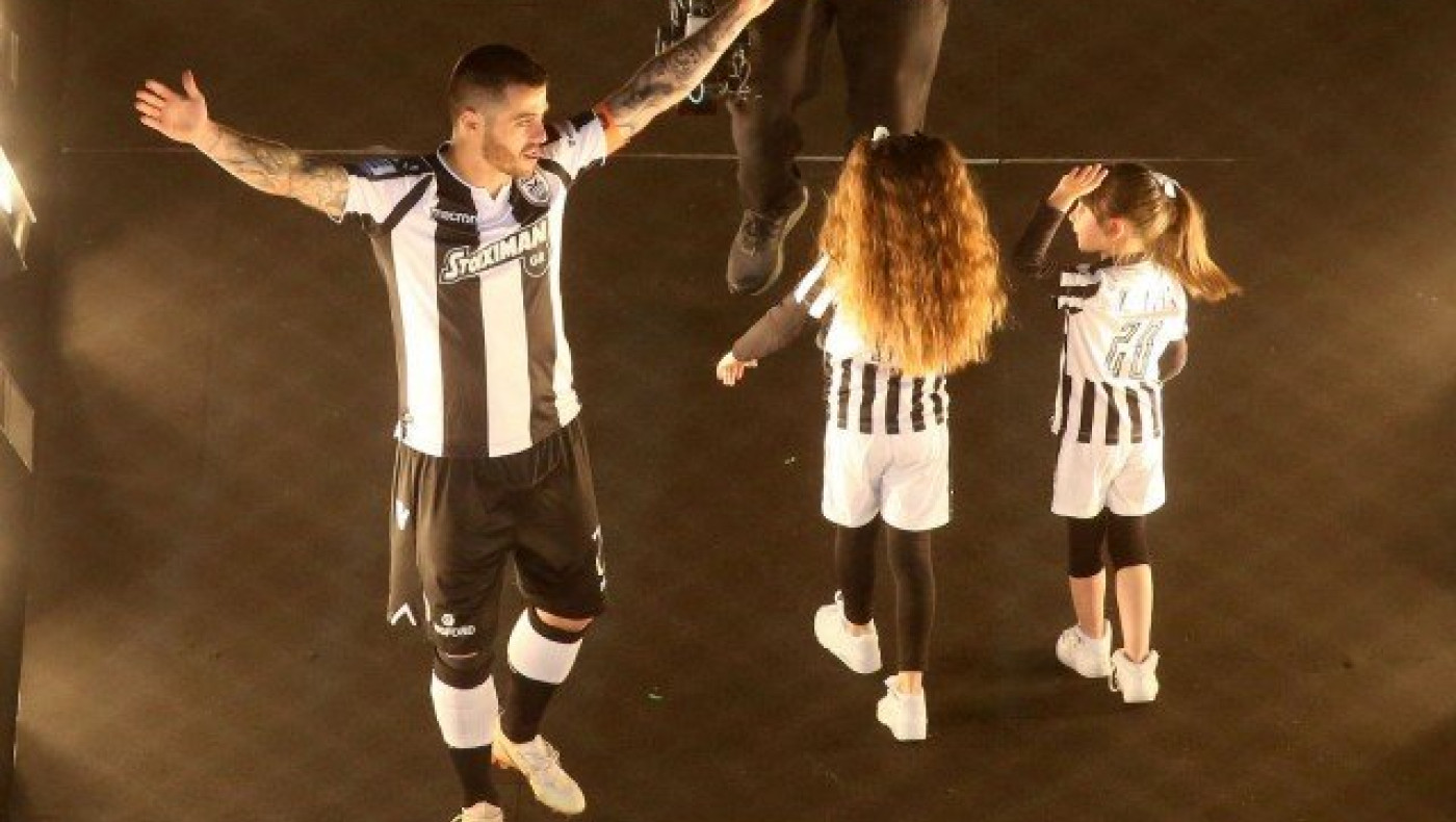 "Ανατριχιάζω με την αγάπη του κόσμου & τη στήριξη των συμπαικτών μου»