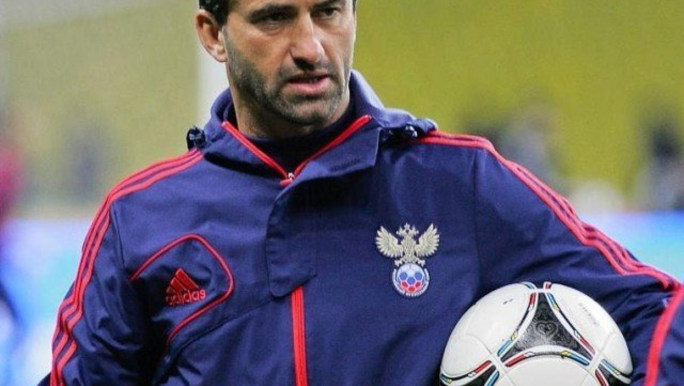 «Μιλάει με                            Πανούτσι ο Αρης»