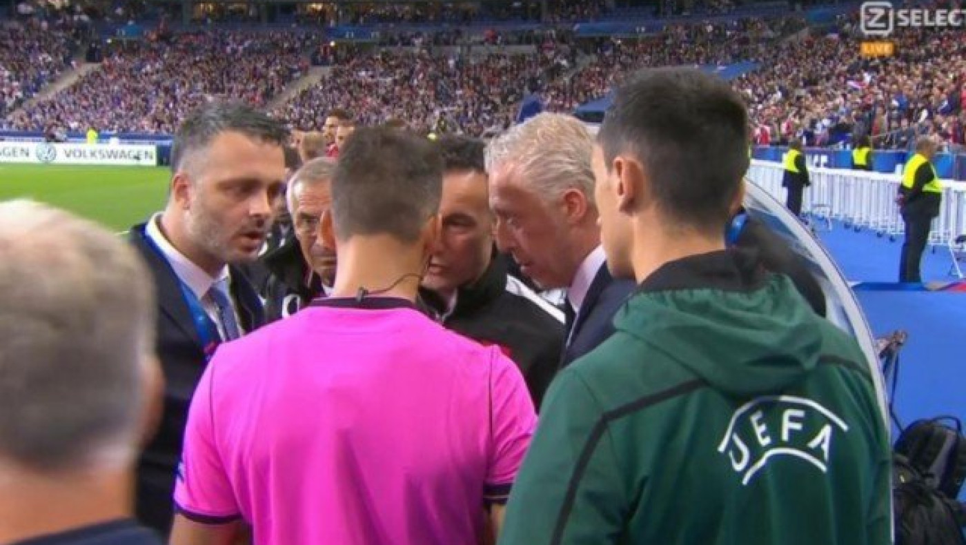 ΓΚΑΦΑ: Αντί του ύμνου της Αλβανίας, «έπαιξαν» της Ανδόρας (vid)