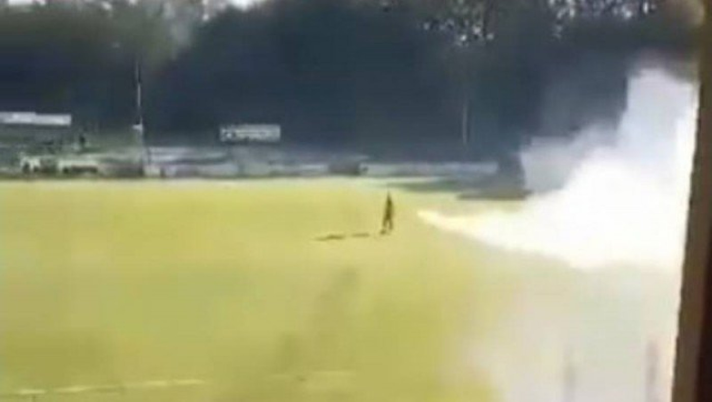 Οπαδός πέταξε φωτοβολίδα στον τερματοφύλακα της Λέγκια Γκντανσκ (vid)