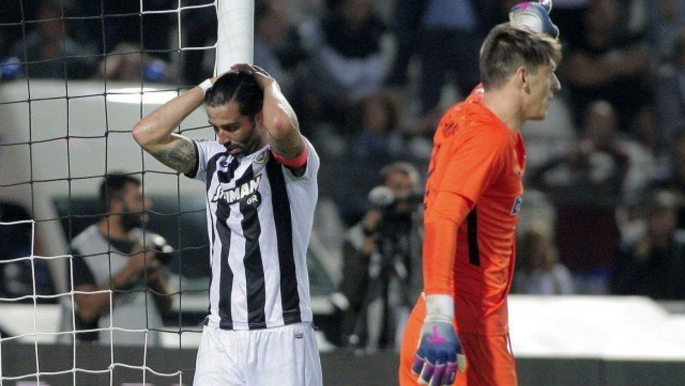 Τα έβαλε με την ατυχία του                                    ο Κρέσπο