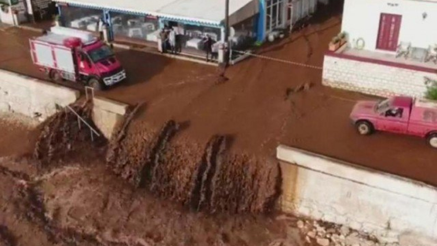 Kαιρός: Καταιγίδες στη Θεσσαλονίκη -«Πνίγεται» στις λάσπες η Κεφαλονιά