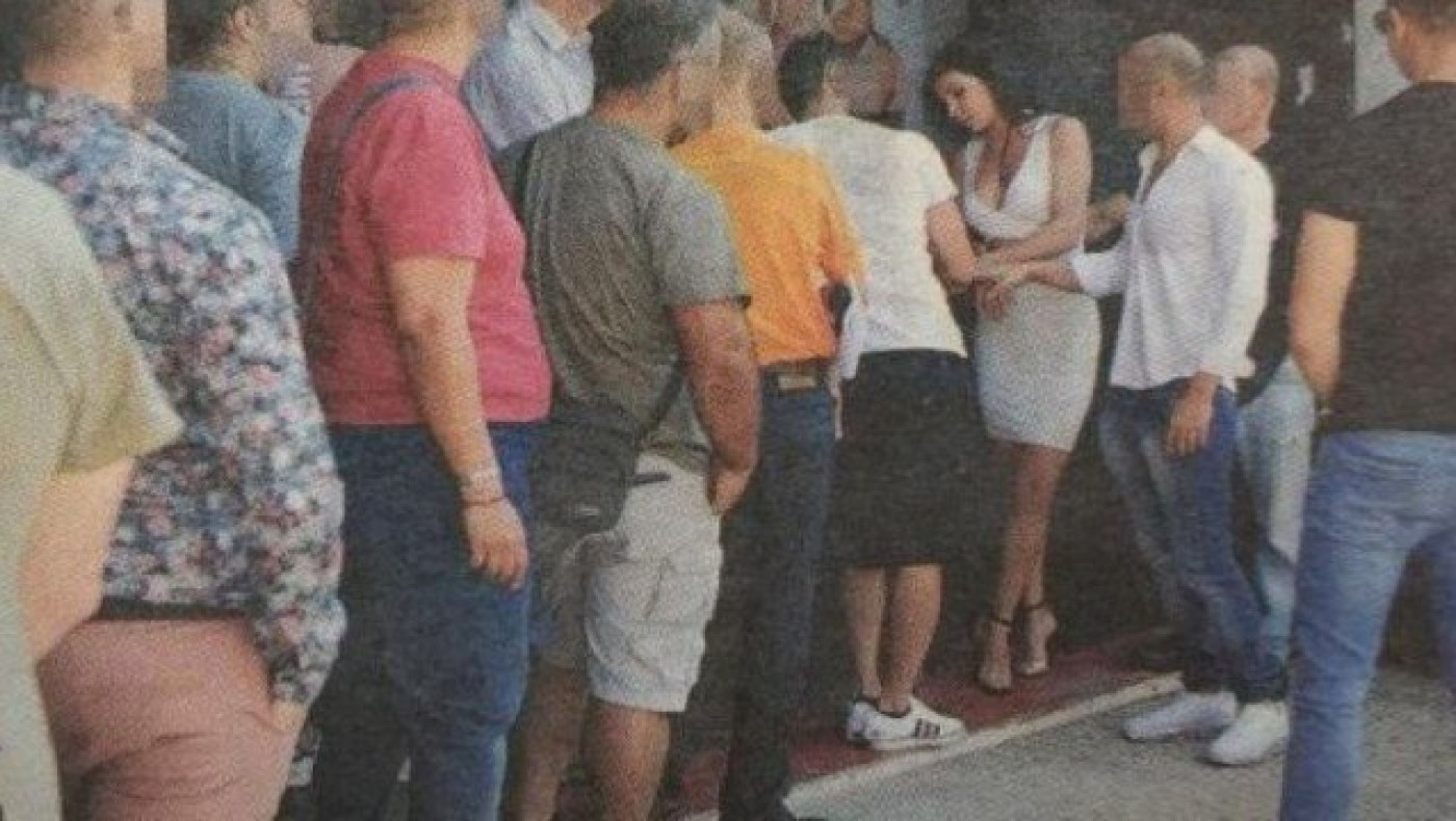 Η υπεύθυνη του κάστινγκ για το ελληνικό πορνό αποκαλύπτει το backstage