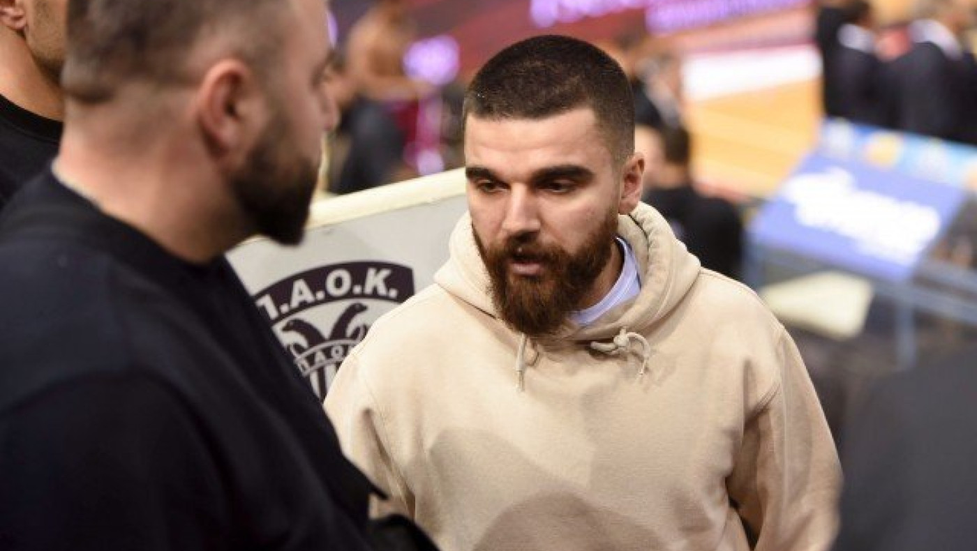 Στο «Παλατάκι» ο Γιώργος                                     Σαββίδης