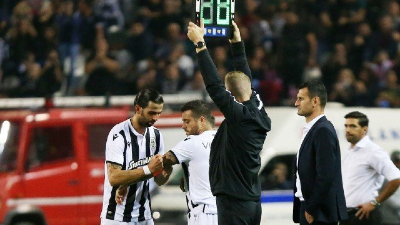 Εκπληκτικές στιγμές στην είσοδο Βιεϊρίνια, αποθεώθηκε από τον κόσμο