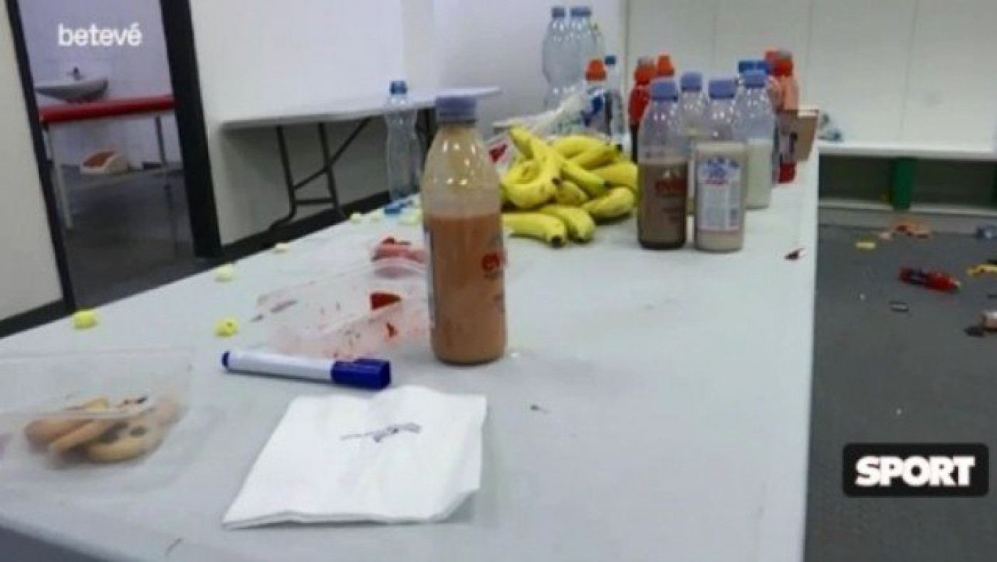 Αχούρι άφησαν τα αποδυτήρια οι παίκτες της Μπαρτσελόνα